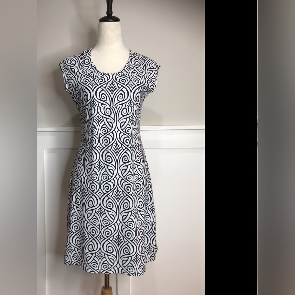 TITLE NINE Active Daring Dress Black and White Swirl Mini, Size Small S, PERFECT